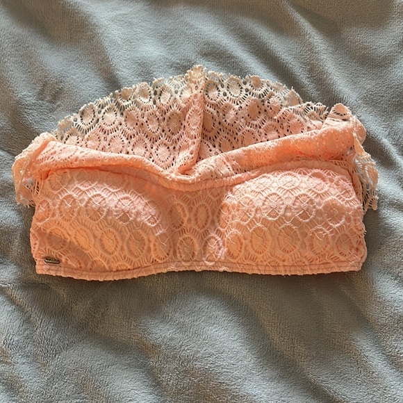 RipCurl  bathing suit top. Size small. Great condition! - Picture 2 of 4